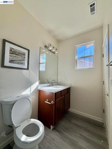 2200 2200 Beech Cir, San Jose, CA 95131