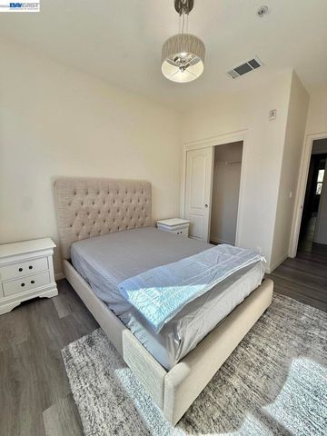 2200 2200 Beech Cir, San Jose, CA 95131