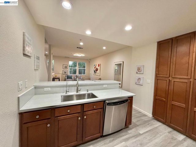 2200 2200 Beech Cir, San Jose, CA 95131