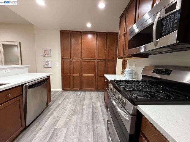 2200 2200 Beech Cir, San Jose, CA 95131