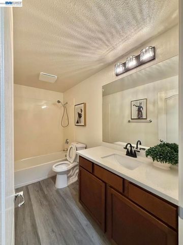 2200 2200 Beech Cir, San Jose, CA 95131