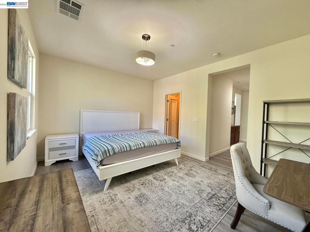 Image 13 of property listing at 2200 2200 Beech Cir, San Jose, CA 95131