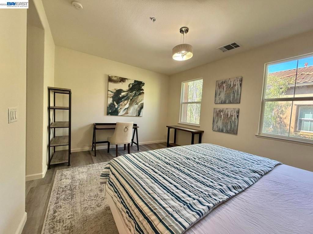 Image 14 of property listing at 2200 2200 Beech Cir, San Jose, CA 95131