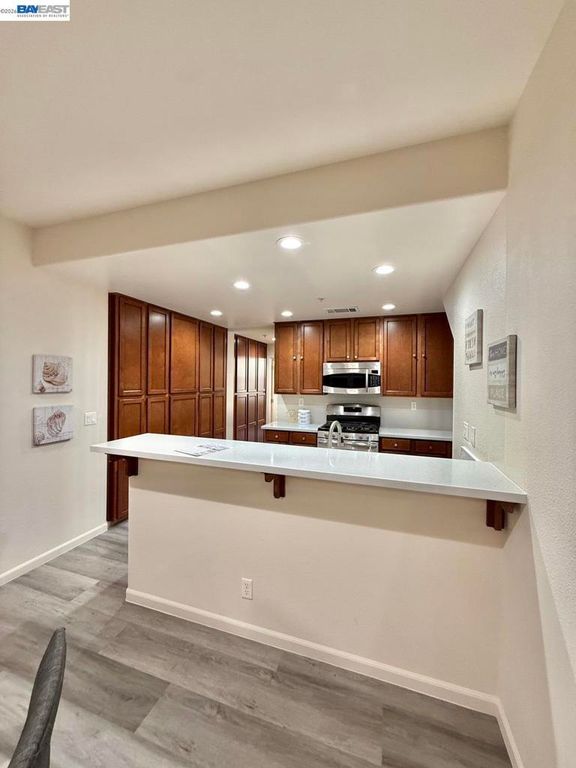 Image 3 of property listing at 2200 2200 Beech Cir, San Jose, CA 95131