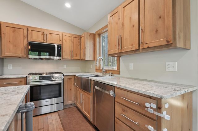 4320 217th Avenue NE, Cedar, MN 55011