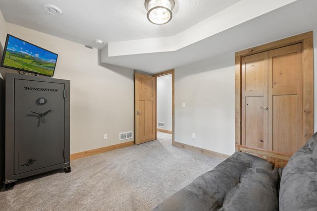 4320 217th Avenue NE, Cedar, MN 55011