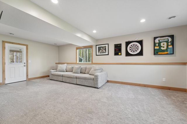 4320 217th Avenue NE, Cedar, MN 55011
