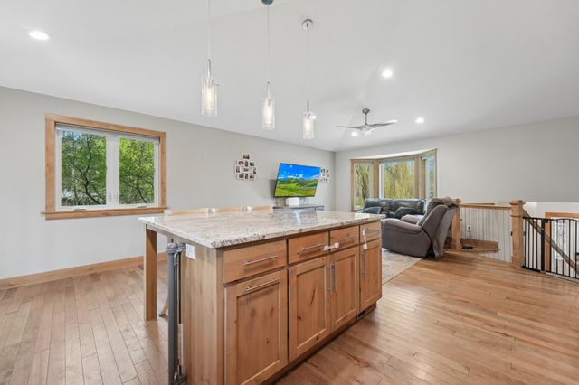 4320 217th Avenue NE, Cedar, MN 55011