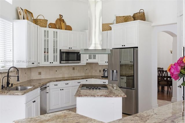 20401 SW 48th Pl, Southwest Ranches, FL 33332