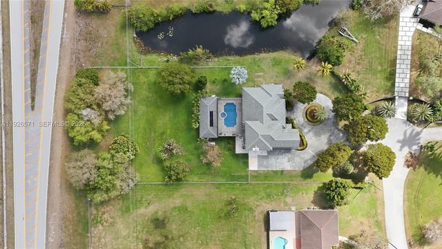 20401 SW 48th Pl, Southwest Ranches, FL 33332