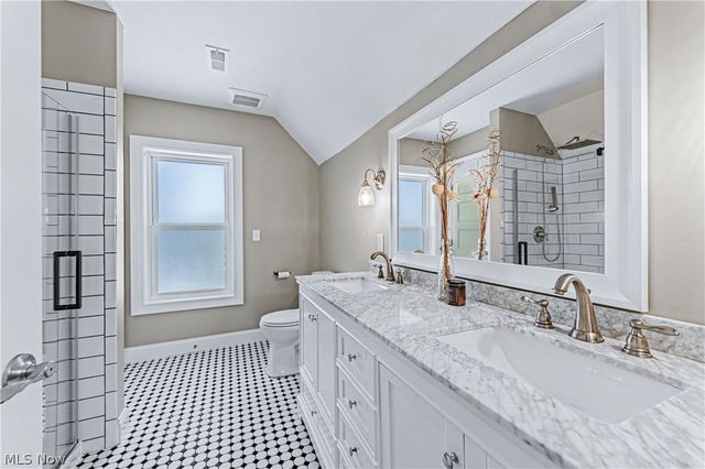1596 Orchard Grove Avenue, Lakewood, OH 44107