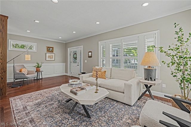 1596 Orchard Grove Avenue, Lakewood, OH 44107