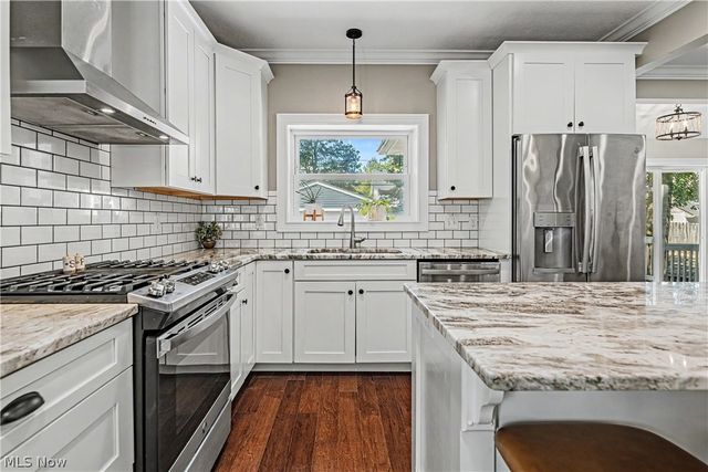 1596 Orchard Grove Avenue, Lakewood, OH 44107