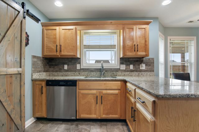 1753 Spring Haven Dr, Clarksville, TN 37042