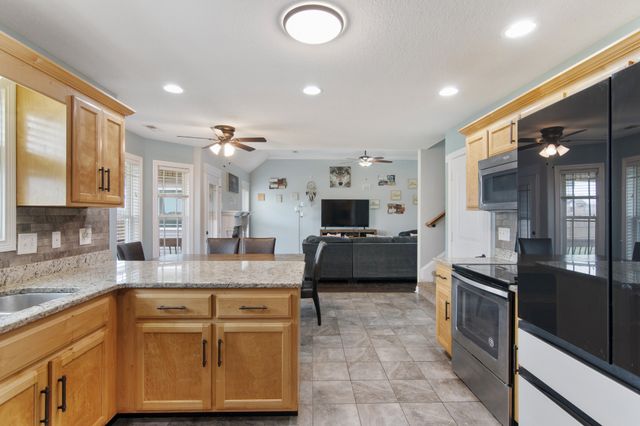 1753 Spring Haven Dr, Clarksville, TN 37042