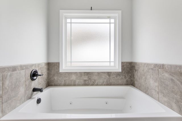 1753 Spring Haven Dr, Clarksville, TN 37042