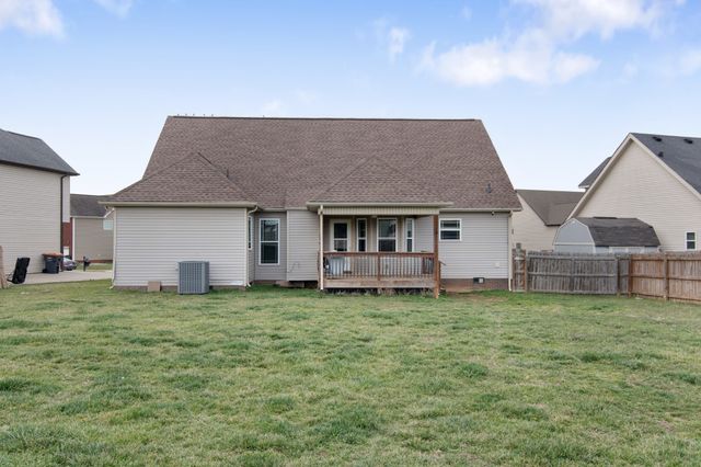 1753 Spring Haven Dr, Clarksville, TN 37042