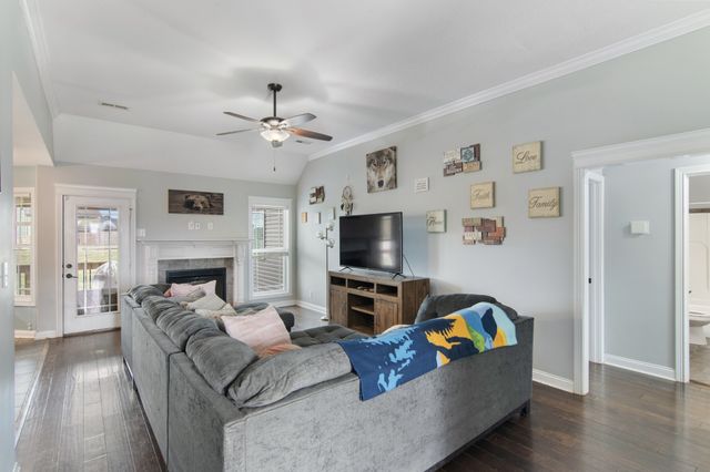 1753 Spring Haven Dr, Clarksville, TN 37042