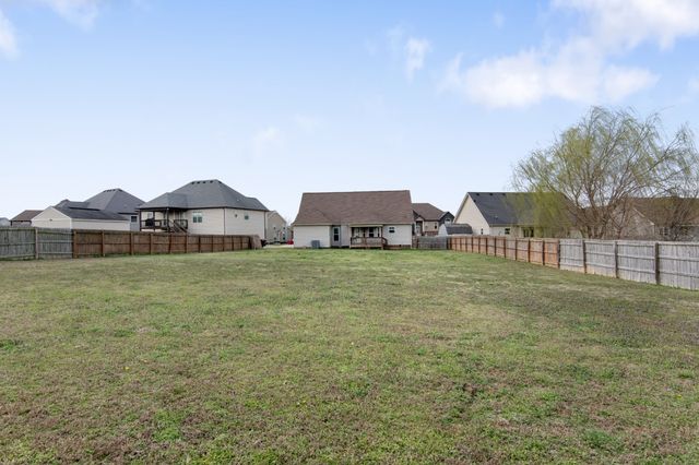 1753 Spring Haven Dr, Clarksville, TN 37042