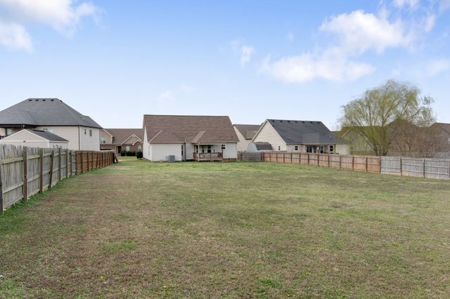 1753 Spring Haven Dr, Clarksville, TN 37042