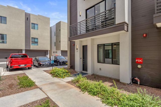 4220 N 32nd Street Unit 34, Phoenix, AZ 85018