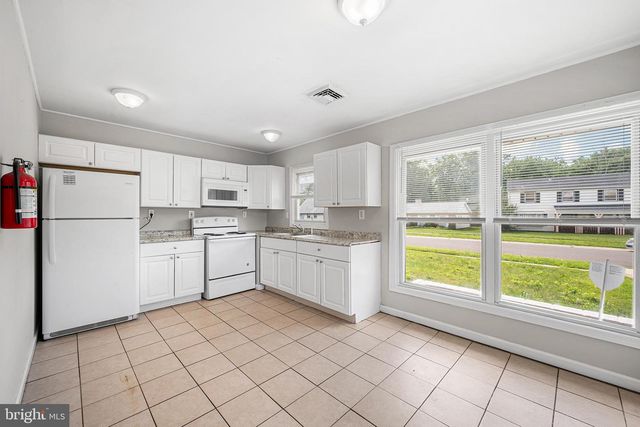 11 SEDGWICK LN, Willingboro, NJ 08046