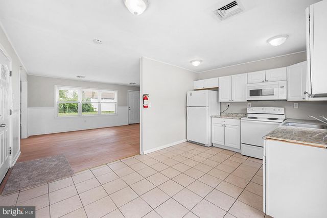 11 SEDGWICK LN, Willingboro, NJ 08046