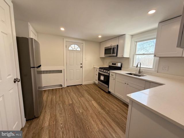 726 HILLTOWN PIKE, Line Lexington, PA 18932