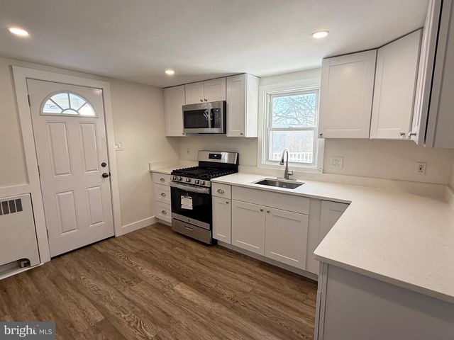 726 HILLTOWN PIKE, Line Lexington, PA 18932