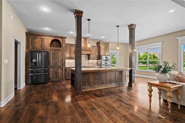 9300 SW Tsunami Court, Lee's Summit, MO 64064