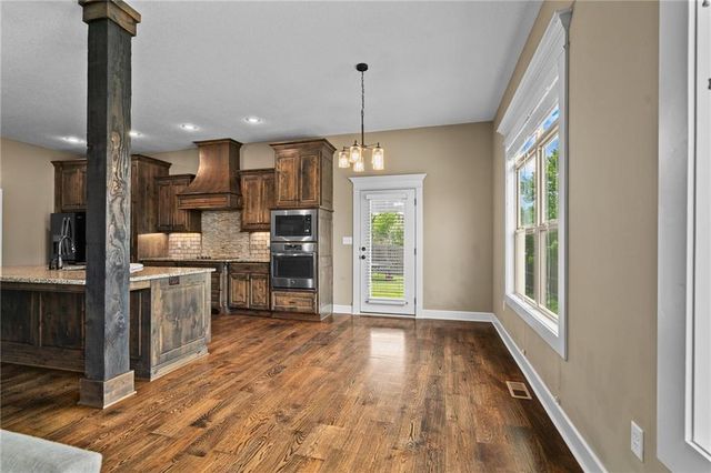 9300 SW Tsunami Court, Lee's Summit, MO 64064
