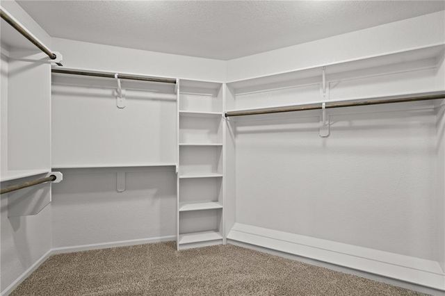 9300 SW Tsunami Court, Lee's Summit, MO 64064