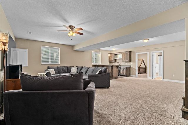 9300 SW Tsunami Court, Lee's Summit, MO 64064