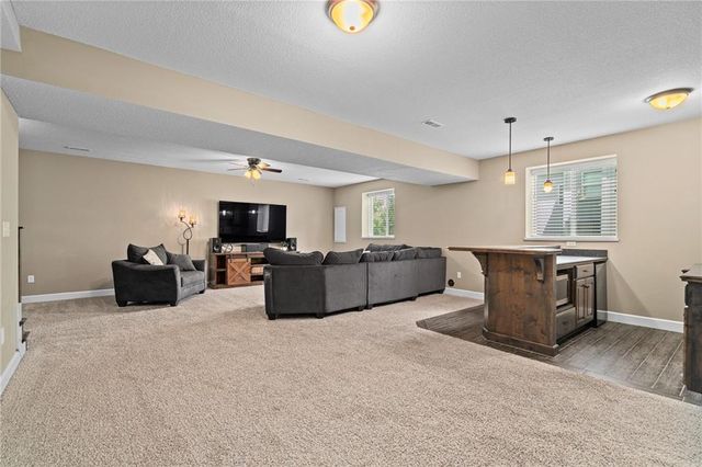 9300 SW Tsunami Court, Lee's Summit, MO 64064
