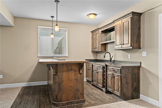 9300 SW Tsunami Court, Lee's Summit, MO 64064