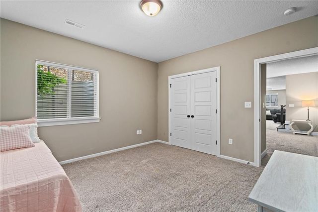 9300 SW Tsunami Court, Lee's Summit, MO 64064