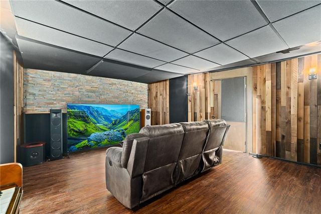 9300 SW Tsunami Court, Lee's Summit, MO 64064