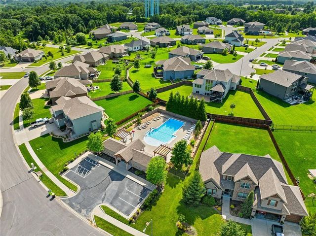 9300 SW Tsunami Court, Lee's Summit, MO 64064