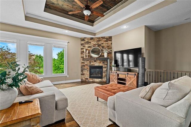 9300 SW Tsunami Court, Lee's Summit, MO 64064