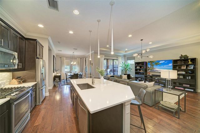 10121 MARBELLA DRIVE, Bradenton, FL 34211