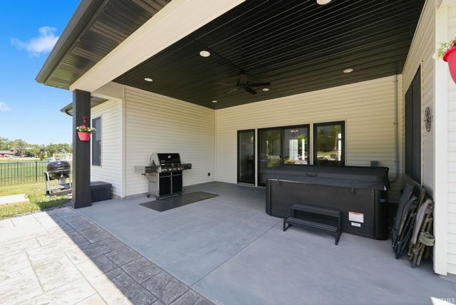 15183 Whisper Rock Boulevard, Fort Wayne, IN 46845