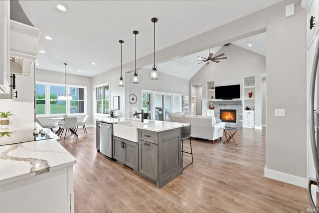 15183 Whisper Rock Boulevard, Fort Wayne, IN 46845