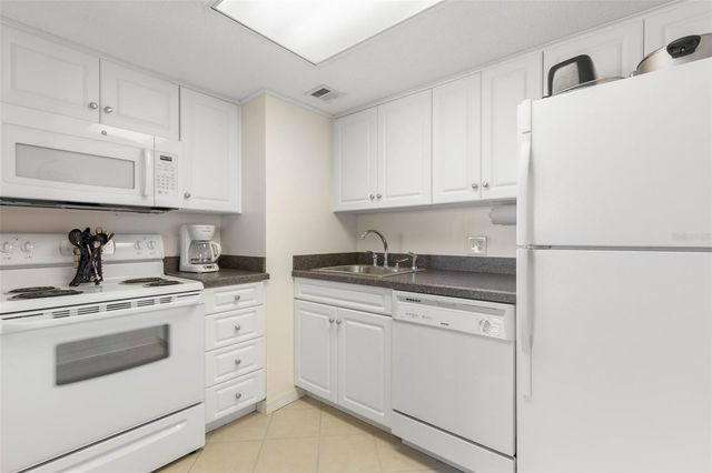 2700 OCEAN SHORE BOULEVARD 316, Ormond Beach, FL 32176