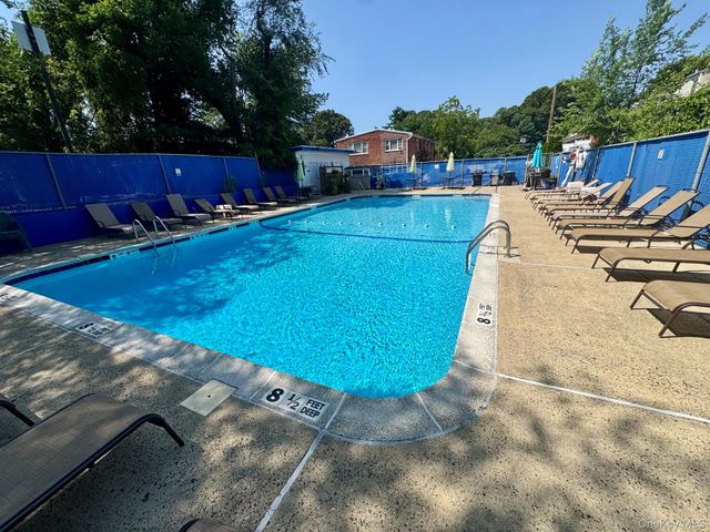 1600 Grand Avenue R3, Baldwin, NY 11510