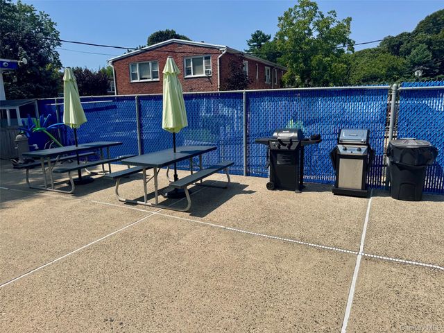 1600 Grand Avenue R3, Baldwin, NY 11510