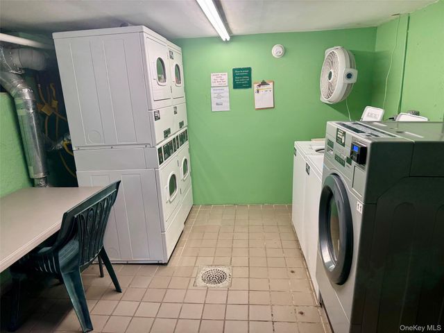 1600 Grand Avenue R3, Baldwin, NY 11510