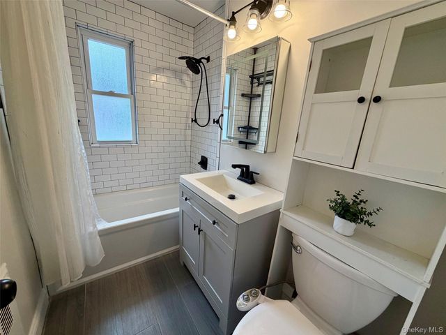 1600 Grand Avenue R3, Baldwin, NY 11510