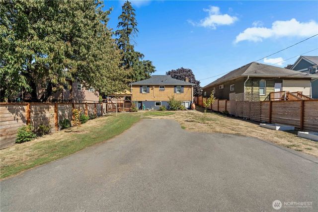 2340 S M Street, Tacoma, WA 98405