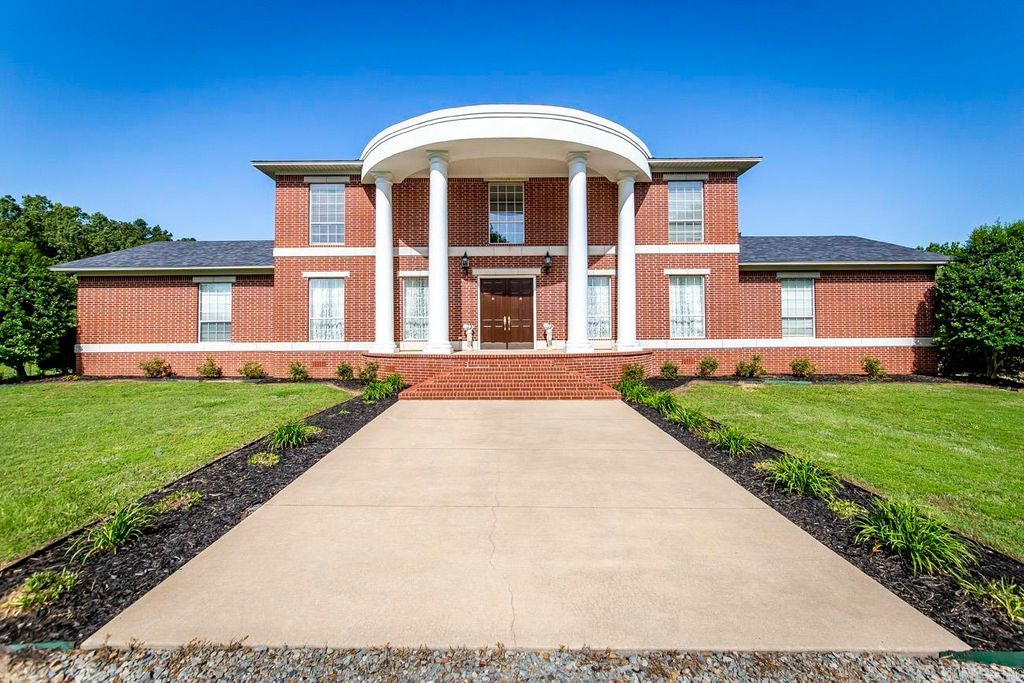 270 HICKORY HILLS DR., Austin, AR 72007