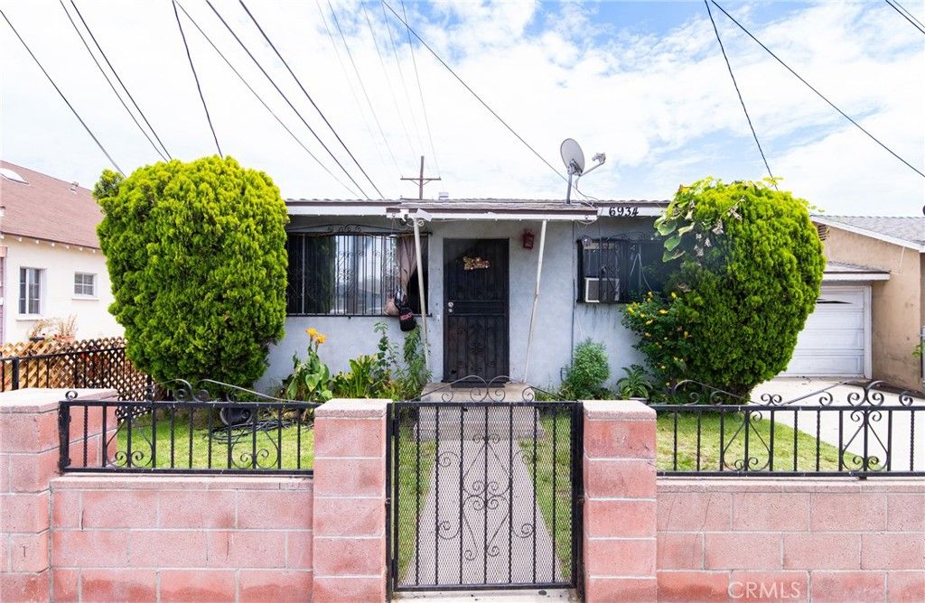 6938 Purdy Avenue, Bell Gardens, CA 90201